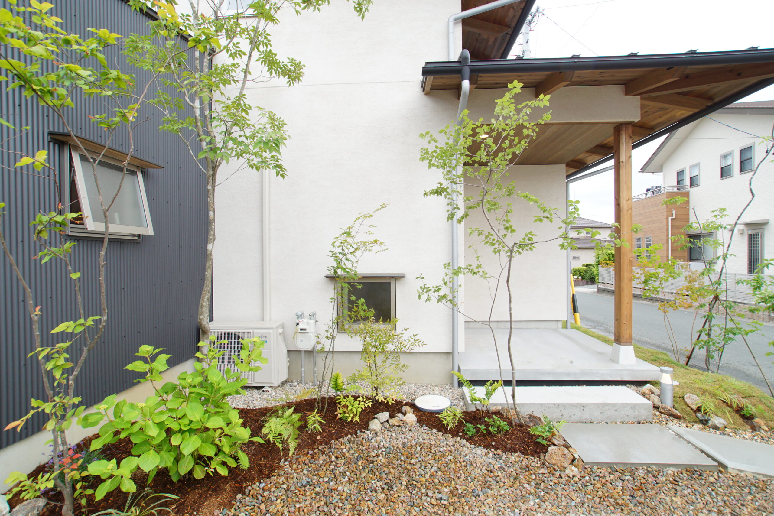 個人邸Kさまの庭［湖西市新居町中之郷］– えん造園舎